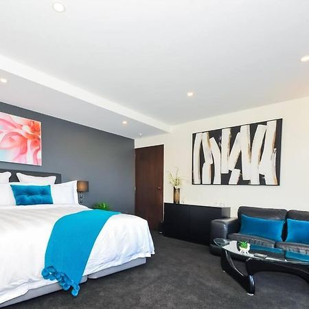 Lovely Apartment- Amazing Lake & Mountain Views クイーンズタウン エクステリア 写真